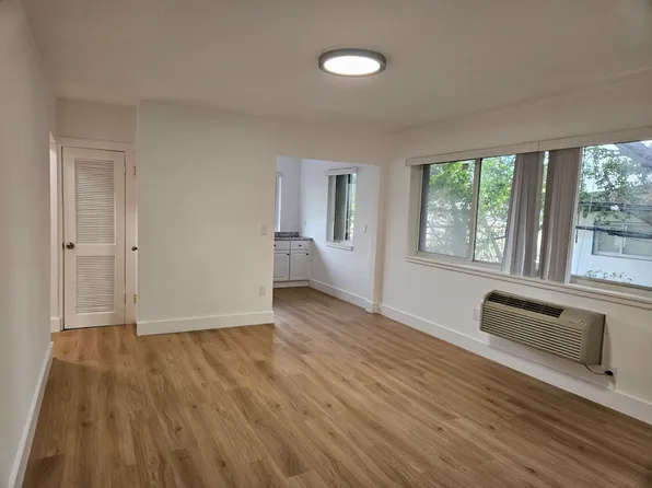 631 NE 72nd Ter, Miami, FL