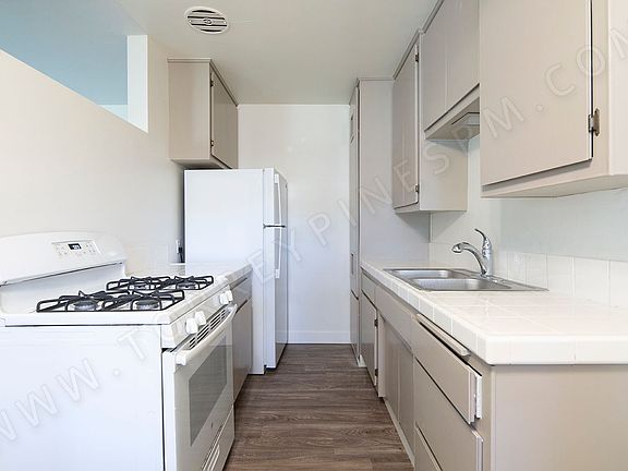 4th image of 1236 Felspar St APT 2
