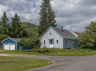 108 S 9th St, Brownsville, MN 55919
