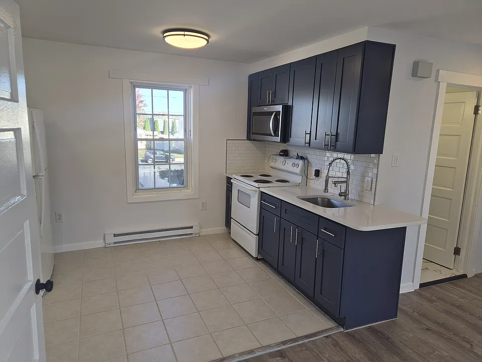 210 Foundry St #5