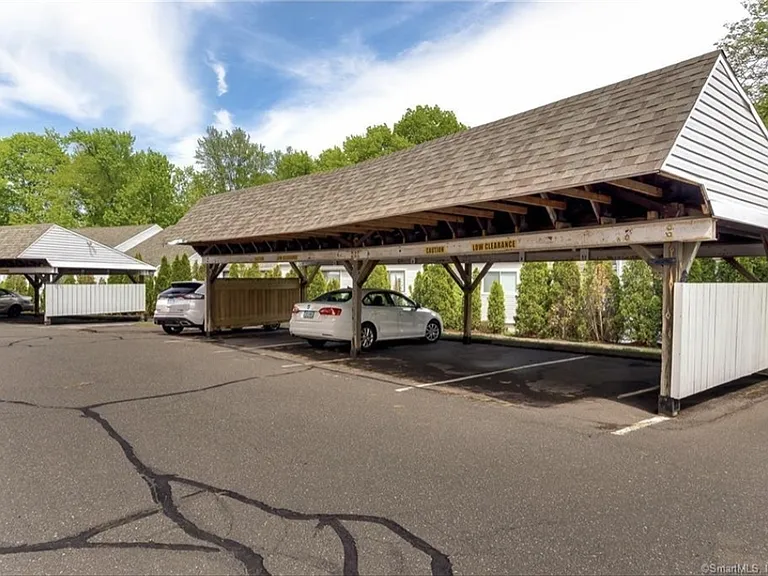 53 Brookwood Dr #B — Photo 4