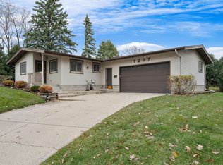 1207 Woodridge Pl, Owatonna, MN 55060