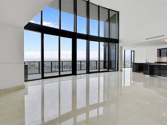 3rd image of 18555 Collins Ave APT 4003