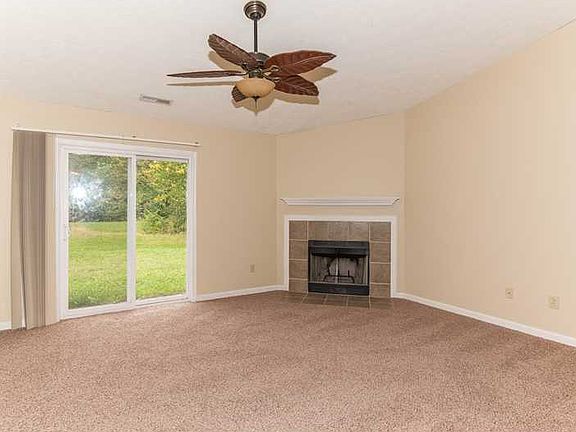 3rd image of 2936 Coles Creek Ln