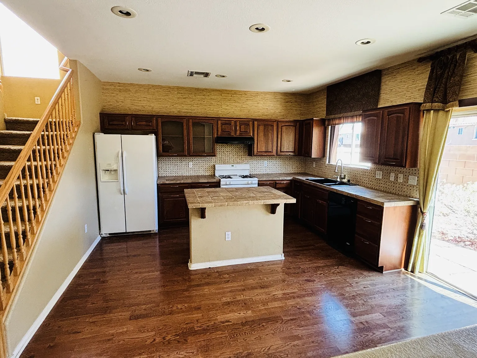 7772 Soda Canyon St - 1 — Photo 4