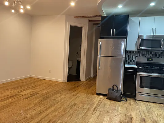 Rented by RENTBK LLC | media 19