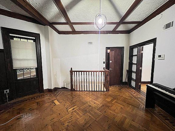 4th image of 28 Stuyvesant Ave #1R