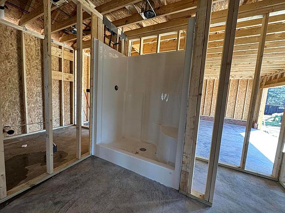 5th image of 4535 Easy St