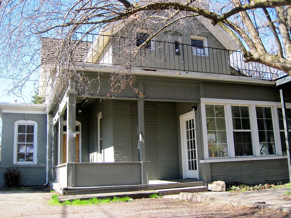 Historic 13th St house