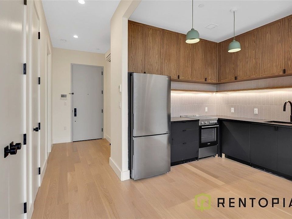 1st image of 420 Tompkins Ave #334
