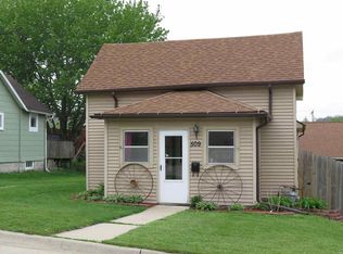 509 Baker Ave, Decorah, IA 52101