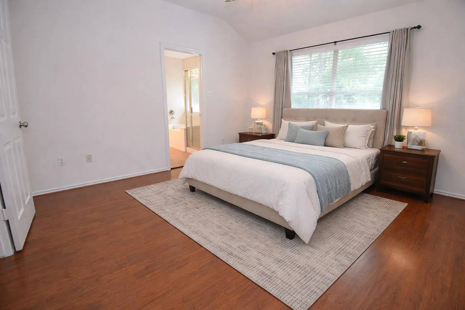 3 bed, 2.5 bath, 1696 sqft, $1,800 — Photo 1