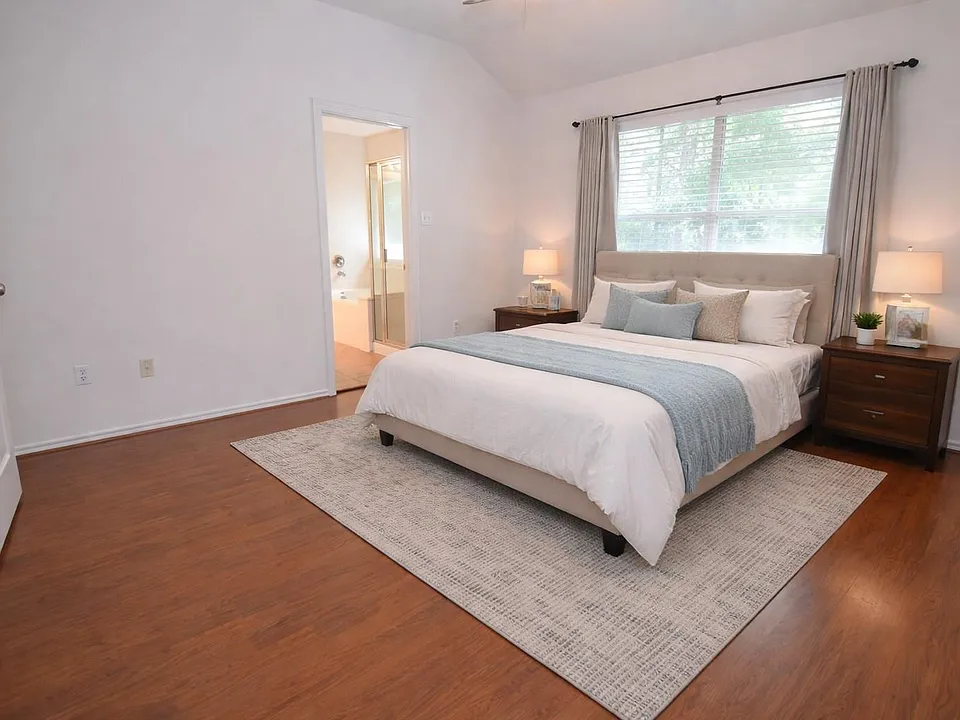 226 W Stedhill Loop