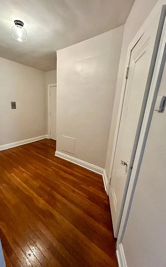 2 bed, 1000 sqft, $1,350 — Photo 2