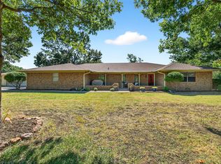 54 White Creek Rd, Van Alstyne, TX 75495