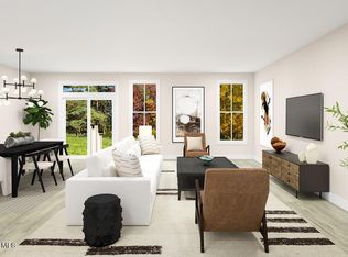 184 Mustang Dr, Manalapan, NJ 07726
