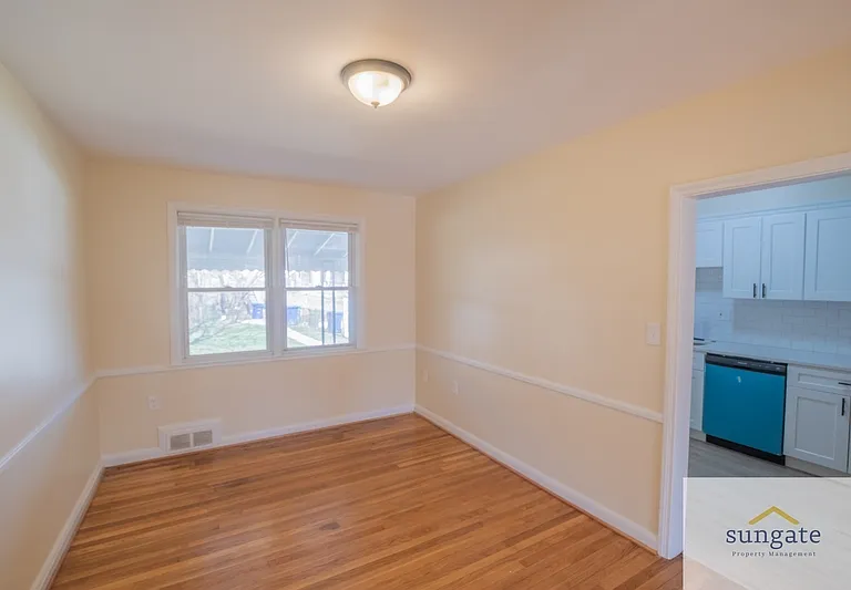 1444 Meridene Dr — Photo 7