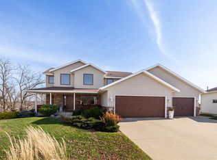 3202 Lakeridge Ln NW, Rochester, MN 55901