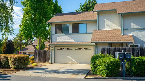 448 Lilac Ct Photo 1