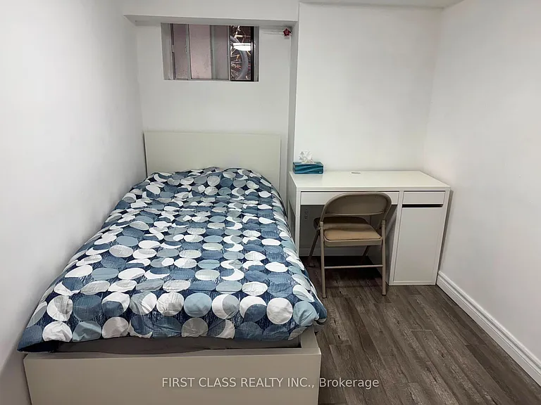 524 Bathurst St #BSMNT — Photo 10