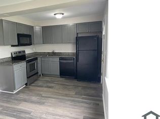 221 Southeastern Ct, Essex, MD 21221