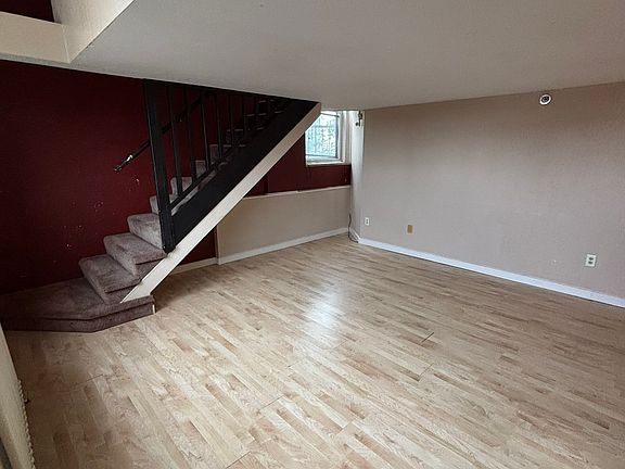 5th image of 313 N 3rd Ave E