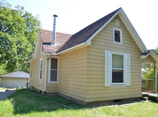 413 S Bluff Blvd, Clinton, IA 52732