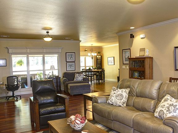 3rd image of 101 Ashlei Ln