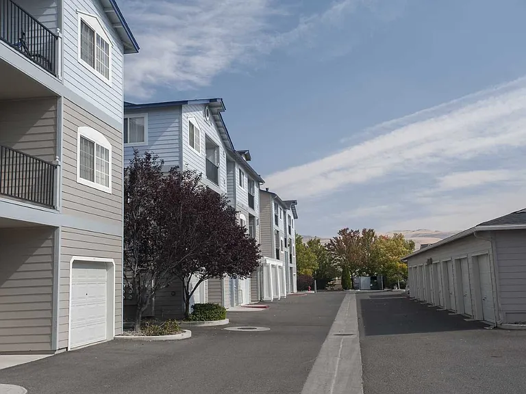 Marina Village Apartments — Photo 8