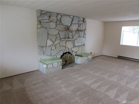 3rd image of 6415 180th St SW