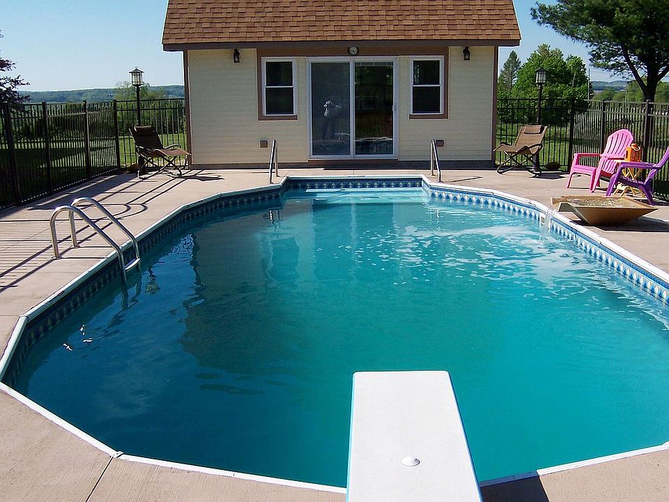 2nd image of 7 Bear Cir