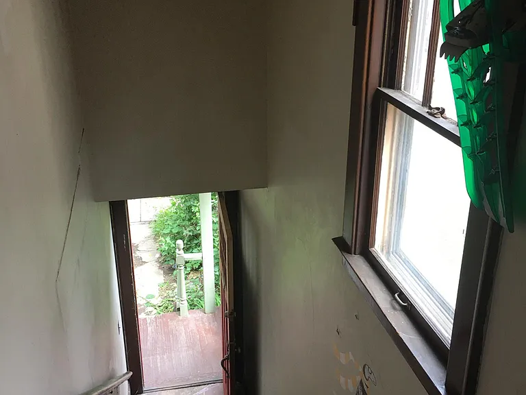 172 Fellows Ave — Photo 46