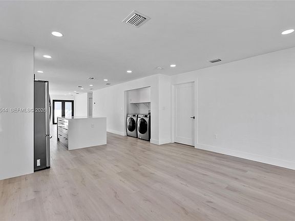 5th image of 407 NW 45th St