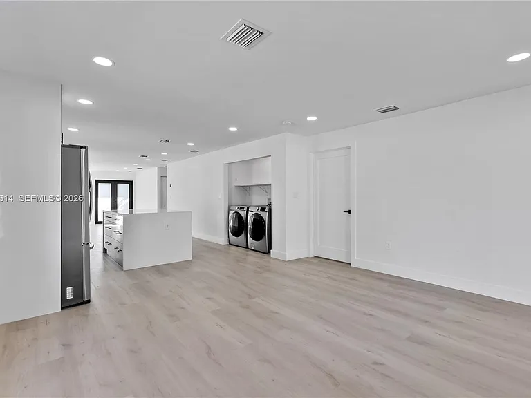407 NW 45th St — Photo 5