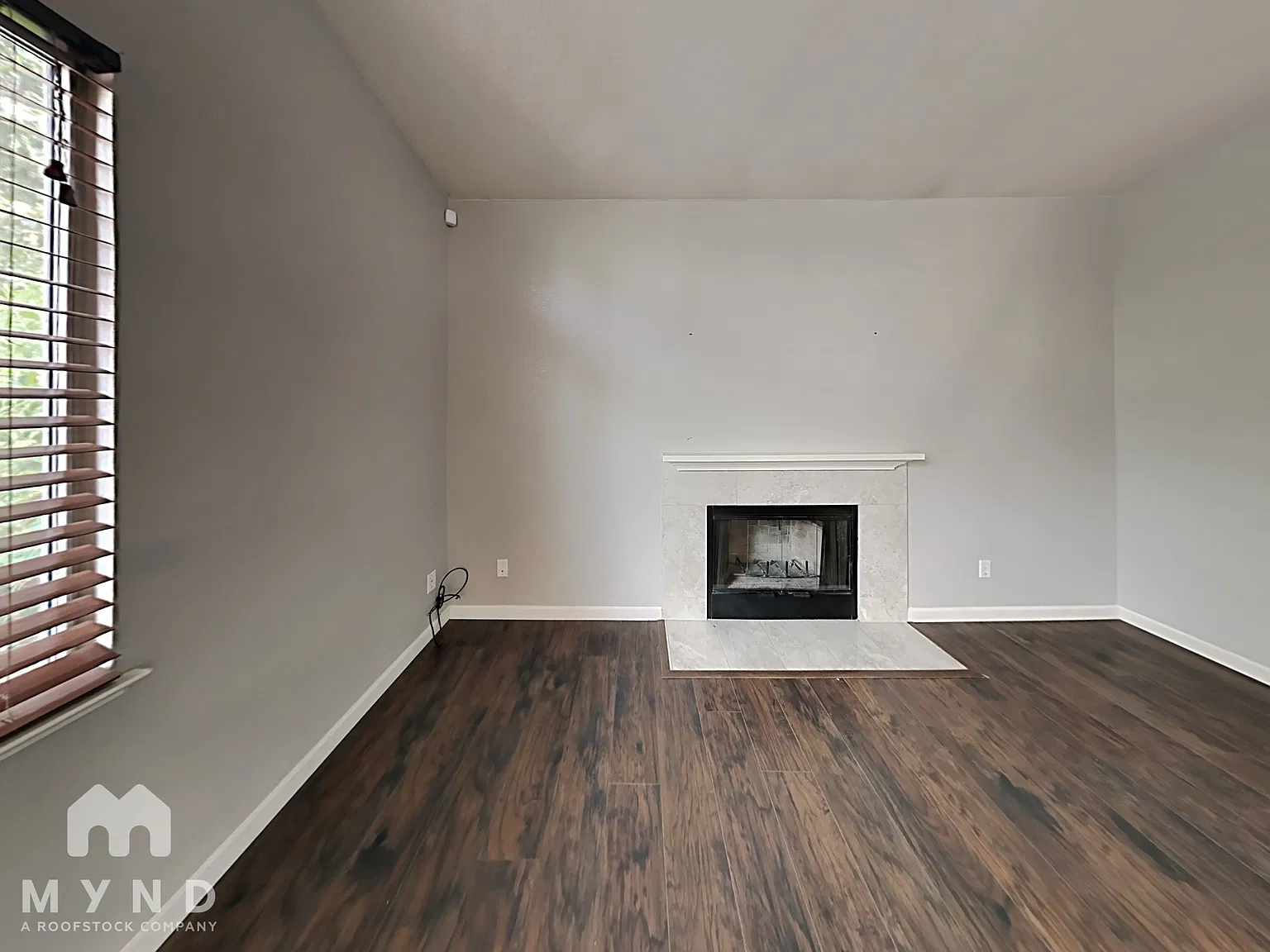 3 bed, 3.0 bath, 1648 sqft, $2,799 — Photo 4
