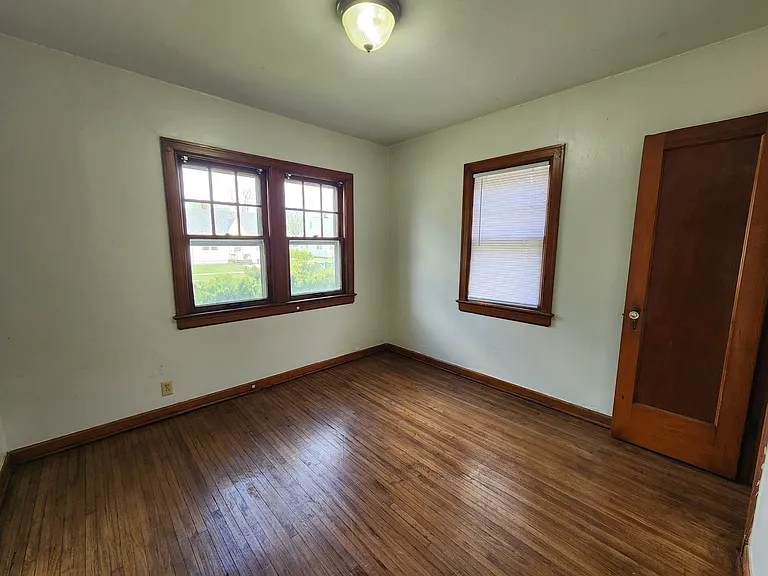 661 Dawson St — Photo 10