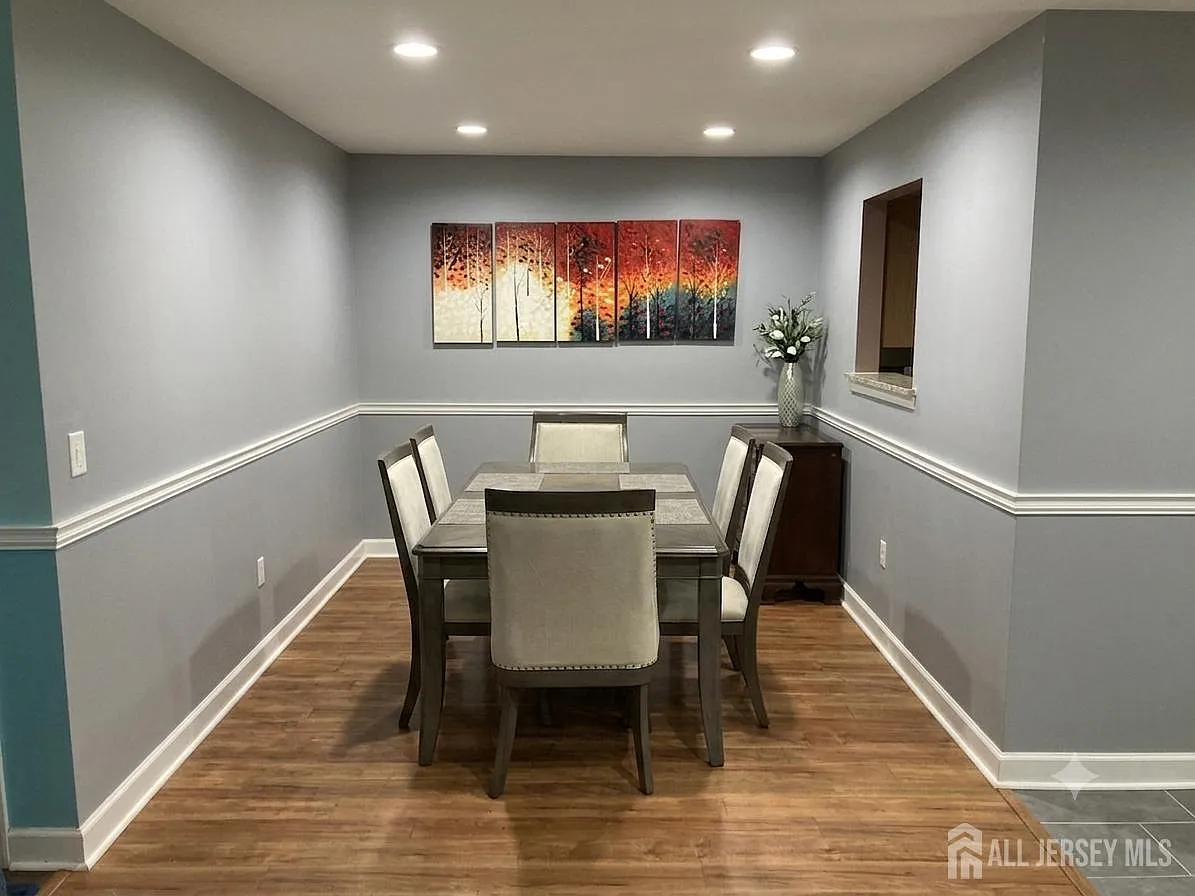 3 bed, 2.5 bath, 1488 sqft, $3,100 — Photo 4