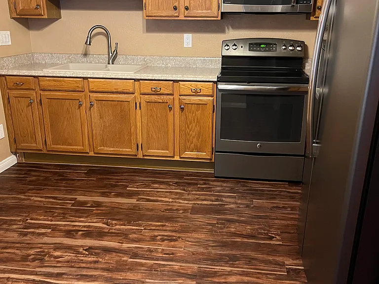 2663 E Evergreen St — Photo 2