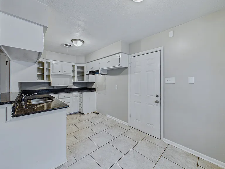 29 Rosewood Dr-22_07012026