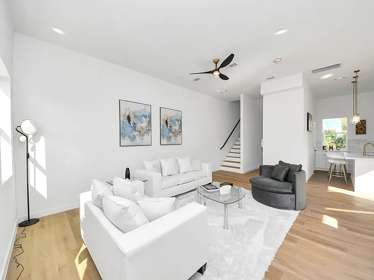 1216 E 34th St #C — Photo 10