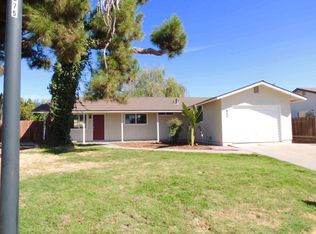 840 Daphne Ln, Lemoore, CA 93245