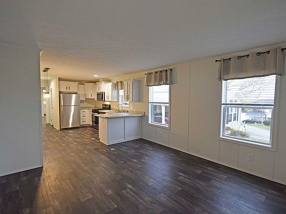 5th image of 112 Farnsworth Dr