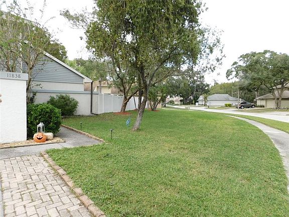 3rd image of 11838 Hickorynut Dr