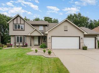 8155 Boulder Ridge Rd, Woodbury, MN 55125