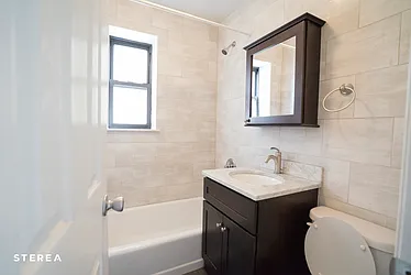 Rented by Sterea Agency