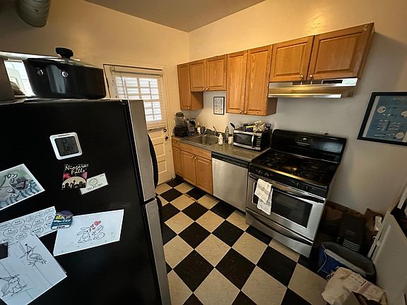 3rd image of 2506 N Sacramento Ave Unit 2