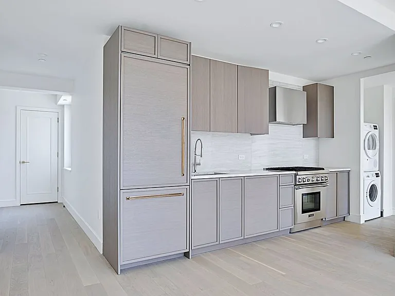 1399 Park Ave #7B — Photo 3