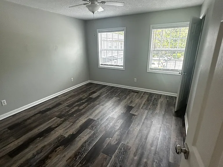 Center Town Condominiums — Photo 31