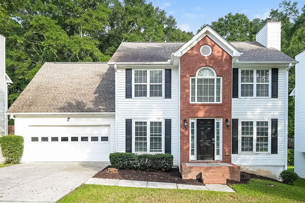 4 bed, 2.5 bath, 2154 sqft, $2,220 — Photo 1