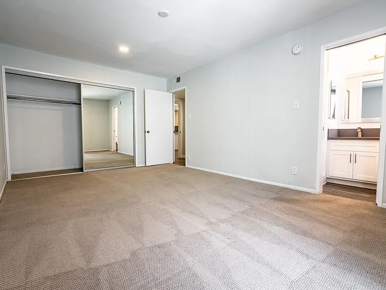 115 North Wetherly Drive — Photo 43